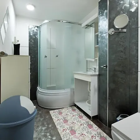 Sava Square 아파트